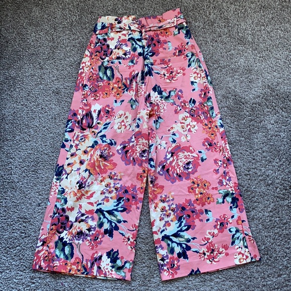 Floral Paperbag Waist Culottes Size XS - Picture 7 of 8